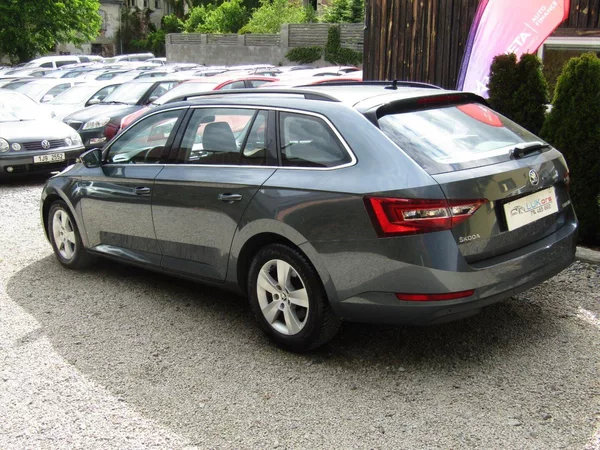 Škoda Superb 1.6 TDI 88kW DSG - foto 5
