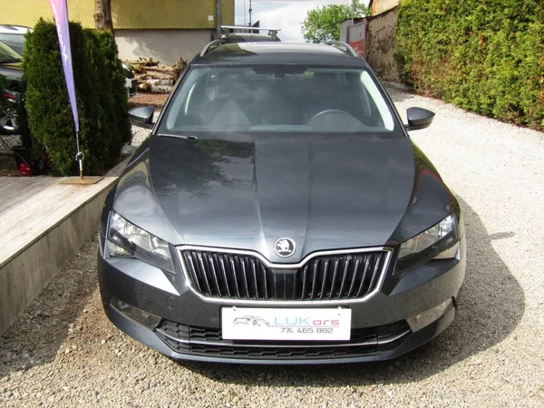 Škoda Superb 1.6 TDI 88kW DSG - foto 6