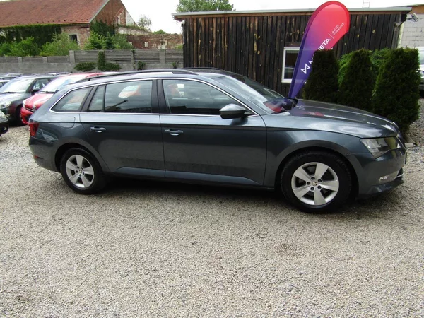 Škoda Superb 1.6 TDI 88kW DSG - foto 8