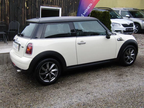 Mini One 1.4 16v 55kW NOVÁ SPOJKA - foto 10