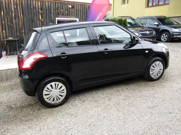 Suzuki Swift 1.3 16V 69kW 4X4 - foto 10