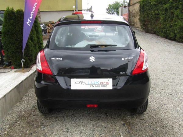 Suzuki Swift 1.3 16V 69kW 4X4 - foto 12