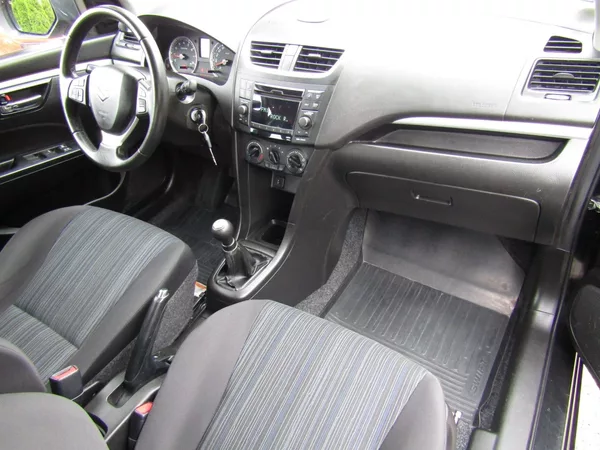 Suzuki Swift 1.3 16V 69kW 4X4 - foto 14