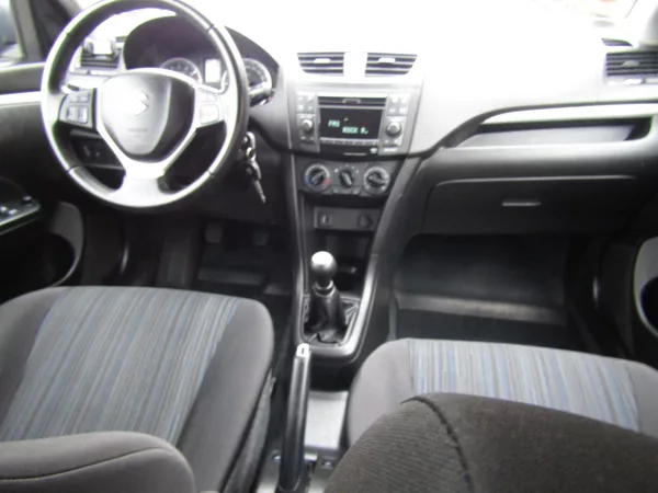 Suzuki Swift 1.3 16V 69kW 4X4 - foto 15
