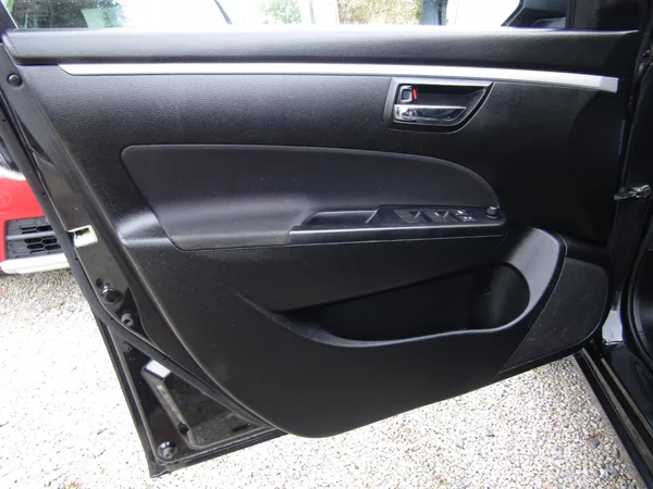 Suzuki Swift 1.3 16V 69kW 4X4 - foto 18