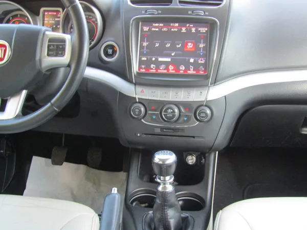 Fiat Freemont 2.0 JTD 100kW 7 MÍST - foto 17