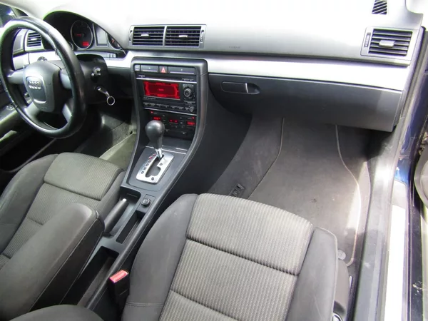 Audi A4 Avant 2.0 TDI 103kW AUTOMAT - foto 12