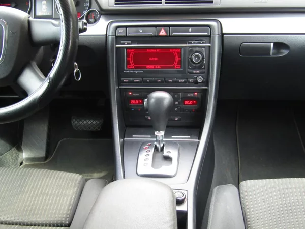 Audi A4 Avant 2.0 TDI 103kW AUTOMAT - foto 15