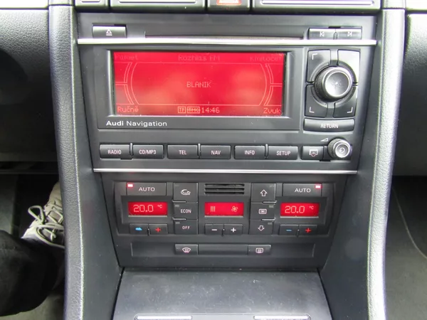 Audi A4 Avant 2.0 TDI 103kW AUTOMAT - foto 30