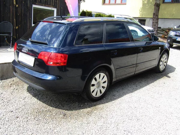 Audi A4 Avant 2.0 TDI 103kW AUTOMAT - foto 9