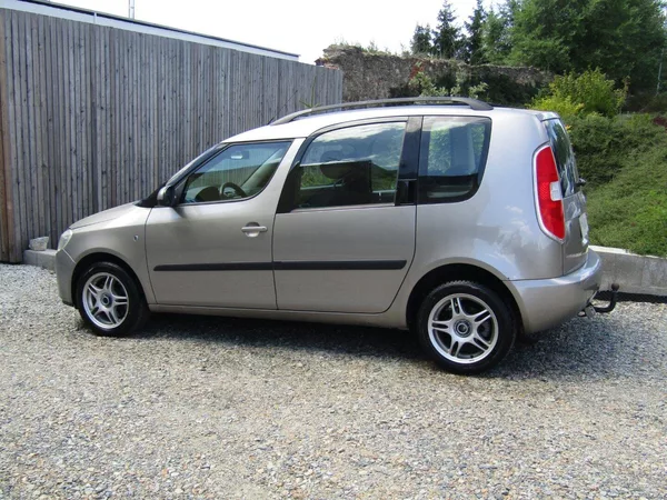 Škoda Roomster 1.9 TDI 77kW BEZ DPF - foto 4