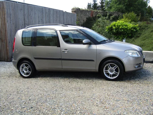 Škoda Roomster 1.9 TDI 77kW BEZ DPF - foto 9