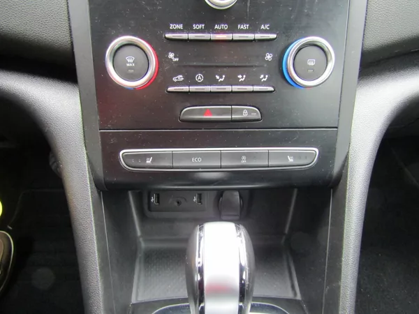 Renault Mégane 1.3 TCe AUTOMAT - foto 42