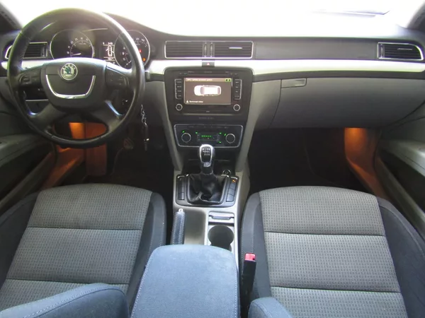 Škoda Superb 2.0 TDI CR 103kW - foto 15