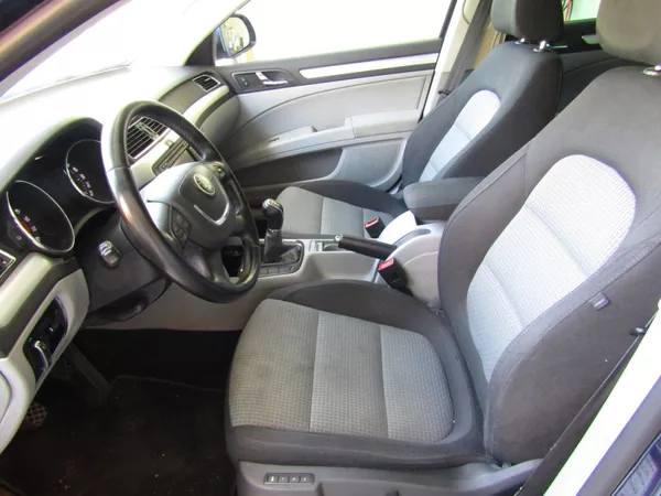 Škoda Superb 2.0 TDI CR 103kW - foto 19