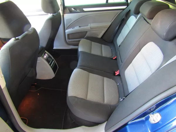 Škoda Superb 2.0 TDI CR 103kW - foto 22
