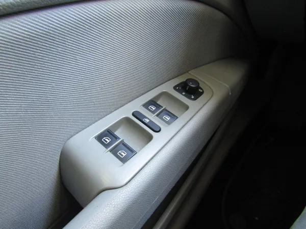 Škoda Superb 2.0 TDI CR 103kW - foto 30