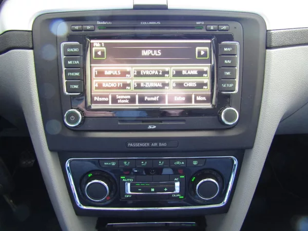Škoda Superb 2.0 TDI CR 103kW - foto 33