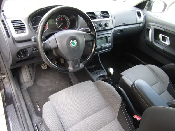 Škoda Fabia 1.4 16V 63kW SPORT - foto 13