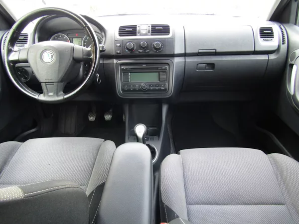 Škoda Fabia 1.4 16V 63kW SPORT - foto 15