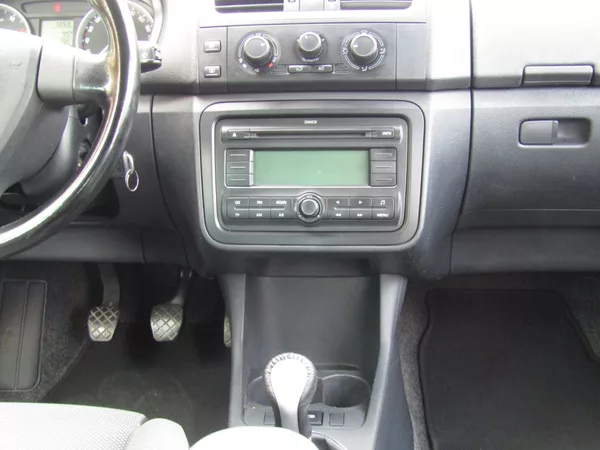 Škoda Fabia 1.4 16V 63kW SPORT - foto 17