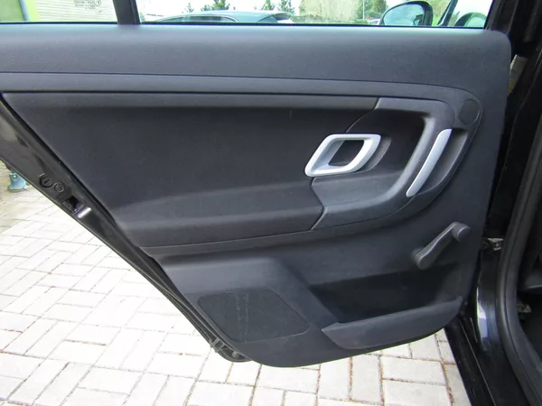 Škoda Fabia 1.4 16V 63kW SPORT - foto 21