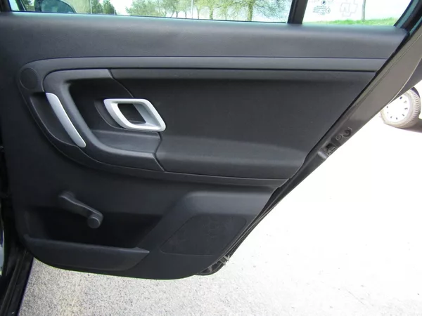 Škoda Fabia 1.4 16V 63kW SPORT - foto 24