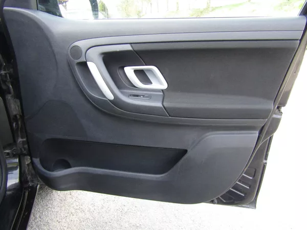 Škoda Fabia 1.4 16V 63kW SPORT - foto 26