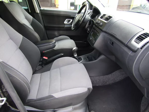 Škoda Fabia 1.4 16V 63kW SPORT - foto 27