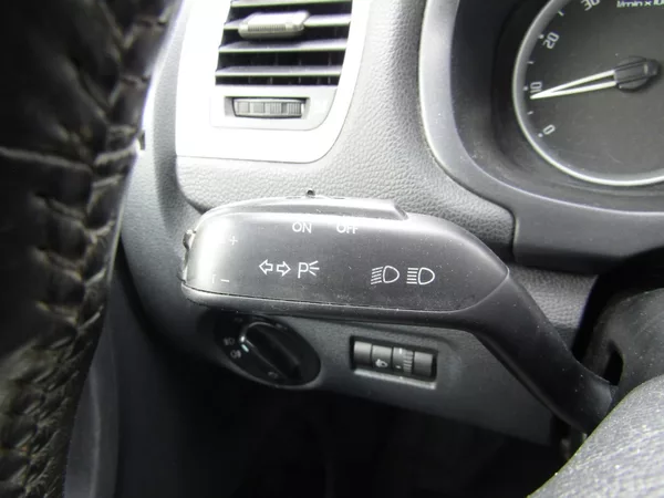 Škoda Fabia 1.4 16V 63kW SPORT - foto 31