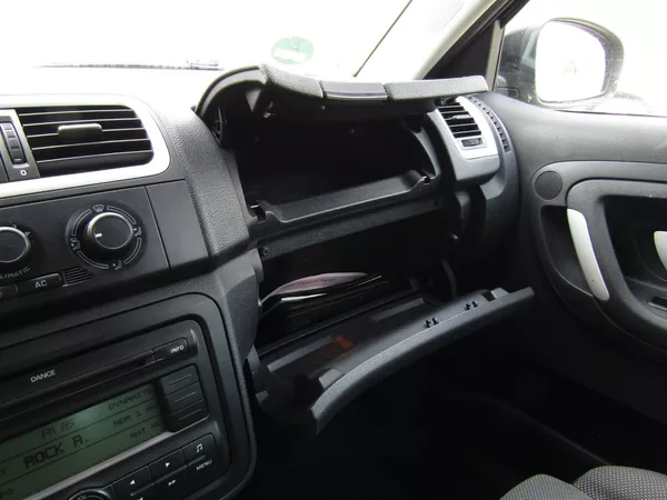 Škoda Fabia 1.4 16V 63kW SPORT - foto 36