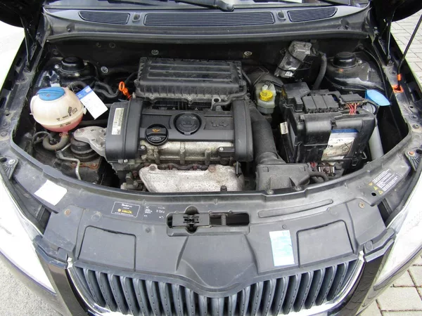 Škoda Fabia 1.4 16V 63kW SPORT - foto 38