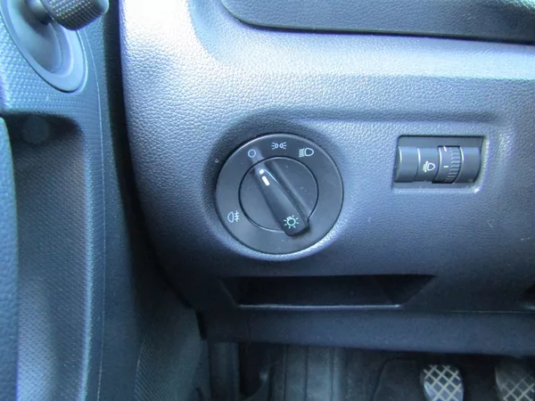 Škoda Fabia 1.2 12v 44kW ZIMNÍ PNEU - foto 30