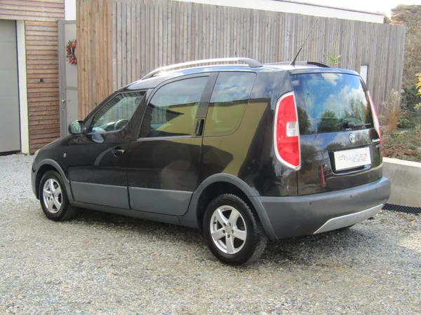 Škoda Roomster 1.2TSI 63kW SCOUT ZIMNÍ PNEU - foto 5