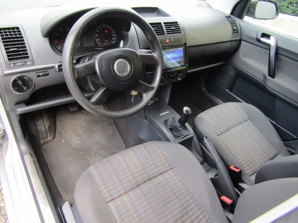Volkswagen Polo 1.4 I 55kW ZIMNÍ PNEU 1.MAJI - foto 13