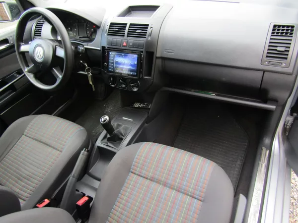 Volkswagen Polo 1.4 I 55kW ZIMNÍ PNEU 1.MAJI - foto 14