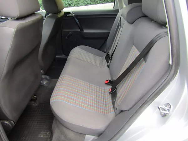 Volkswagen Polo 1.4 I 55kW ZIMNÍ PNEU 1.MAJI - foto 21