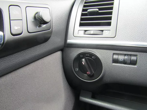 Volkswagen Polo 1.4 I 55kW ZIMNÍ PNEU 1.MAJI - foto 29