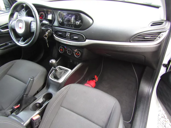 Fiat Tipo 1.4 16V 70kW - foto 14