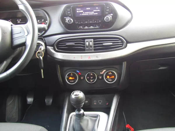 Fiat Tipo 1.4 16V 70kW - foto 17