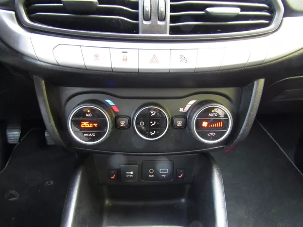 Fiat Tipo 1.4 16V 70kW - foto 32