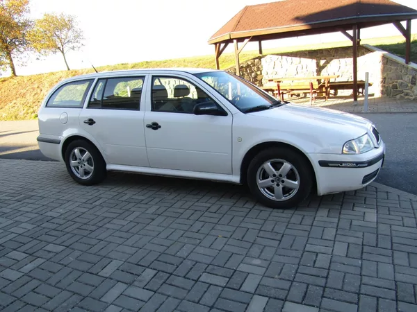 Škoda Octavia 1.9 TDI 66kW ROTAČKA - foto 10