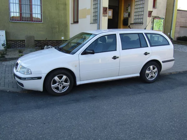 Škoda Octavia 1.9 TDI 66kW ROTAČKA - foto 2