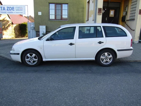 Škoda Octavia 1.9 TDI 66kW ROTAČKA - foto 3