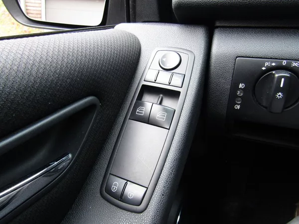Mercedes-Benz Třídy A CDI 80kW AUTOMAT - foto 30