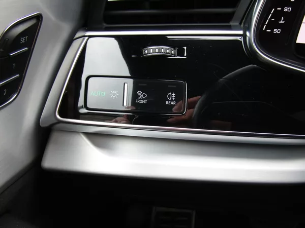 Audi Q8 50 TDI 210kW S-LINE - foto 30