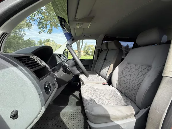 Volkswagen Transporter T5 1.9 TDi 75kw 9 míst - foto 10