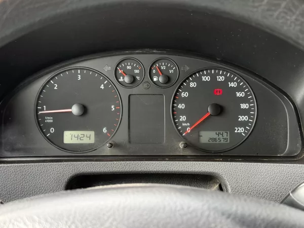 Volkswagen Transporter T5 1.9 TDi 75kw 9 míst - foto 16