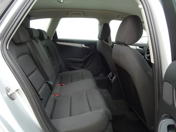 Audi A4 2.0TDi,100kW,1maj,S.kniha,ALU - foto 13