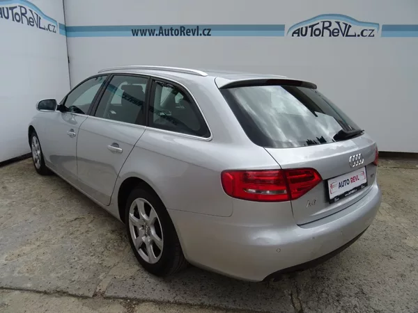 Audi A4 2.0TDi,100kW,1maj,S.kniha,ALU - foto 3